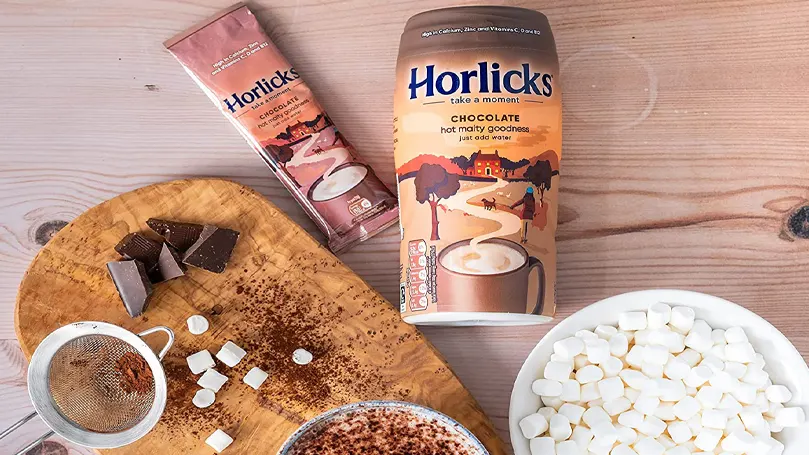 Horlicks sul tavolo con cioccolato.