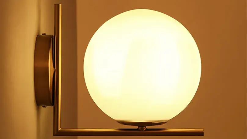 moderno-bianco-e-oro-led-glass-globo-per-interno-parete