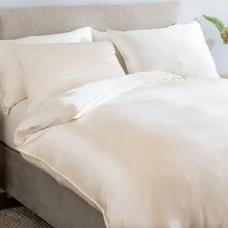 Un'immagine del prodotto di PURE MULBERRY SILK BEDDING (LETTO DI SETA)